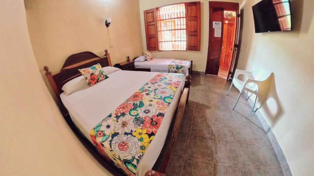 La Casa De Las Flores Hostal 하르딘 외부 사진