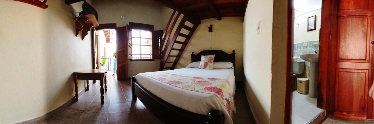 La Casa De Las Flores Hostal 하르딘 외부 사진