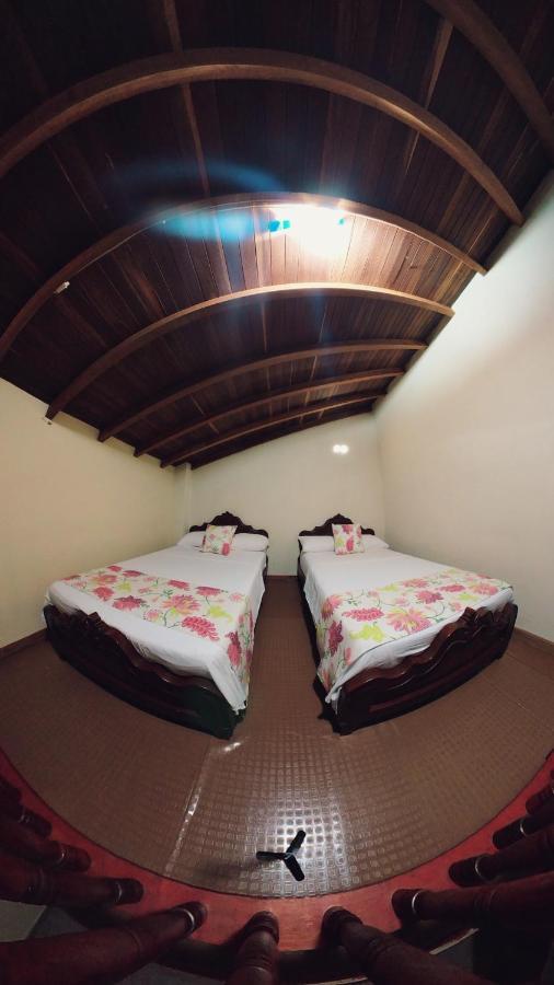 La Casa De Las Flores Hostal 하르딘 외부 사진