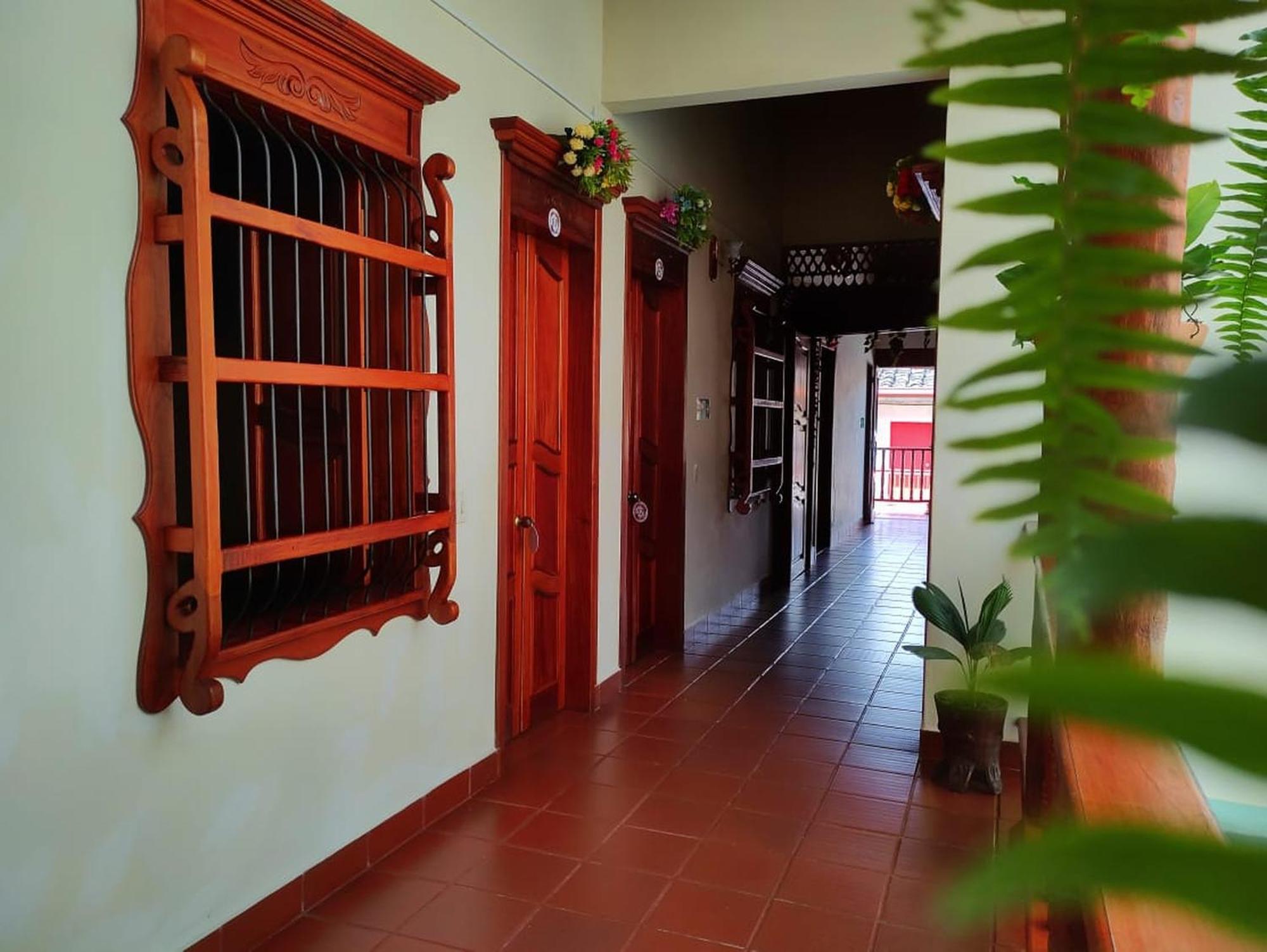 La Casa De Las Flores Hostal 하르딘 외부 사진