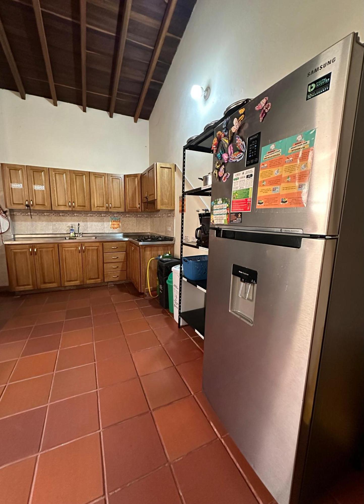 La Casa De Las Flores Hostal 하르딘 외부 사진